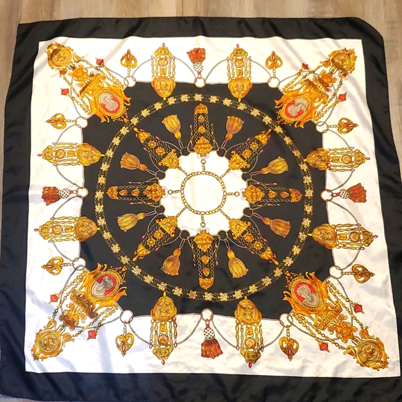 Gorgeous Silk Scarf - Picture 2 of 5